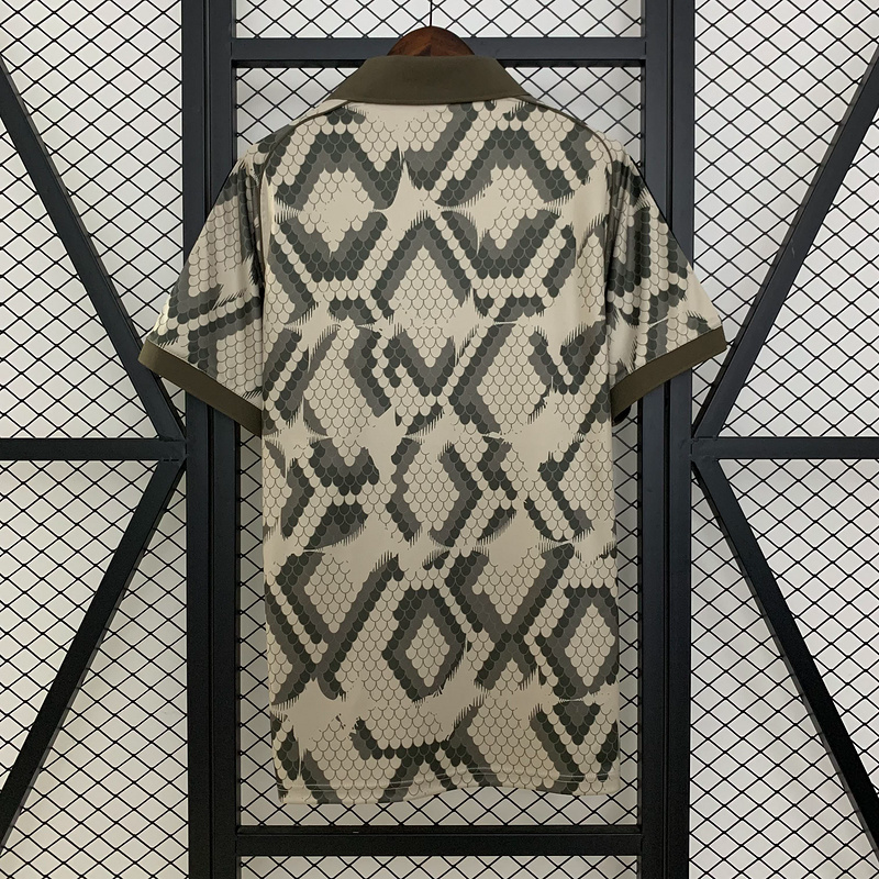 Camisola Bayern Munich Edição Especial  - 25/26