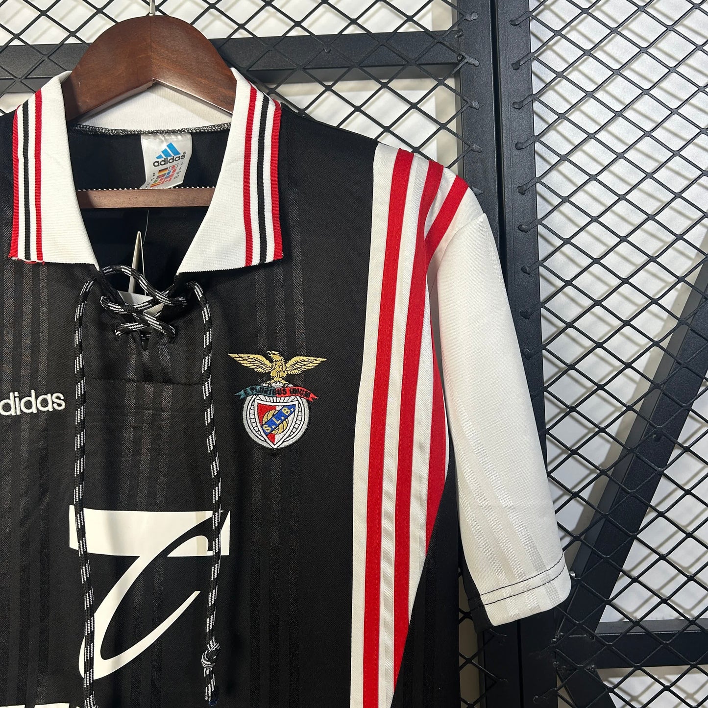 Camisola Retro SL Benfica Preta - 97/98